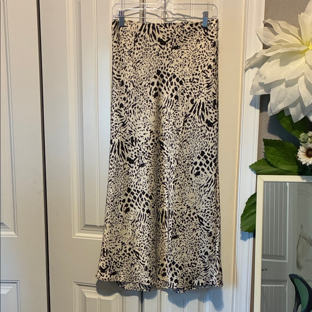 Fashion Nova Black and Cream Leopard Skirt